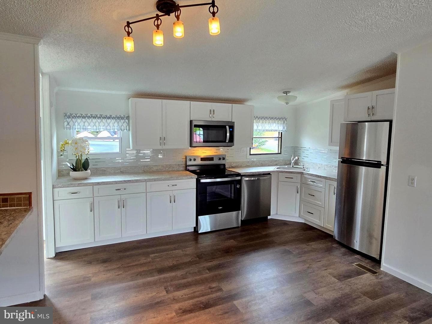 211 Merry Street photo 1