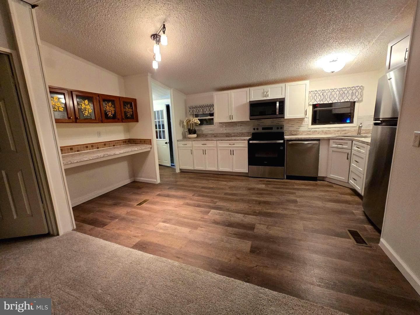 211 Merry Street photo 11
