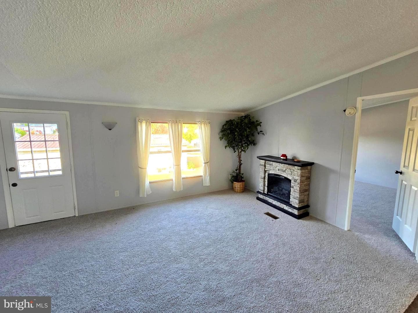 211 Merry Street photo 12