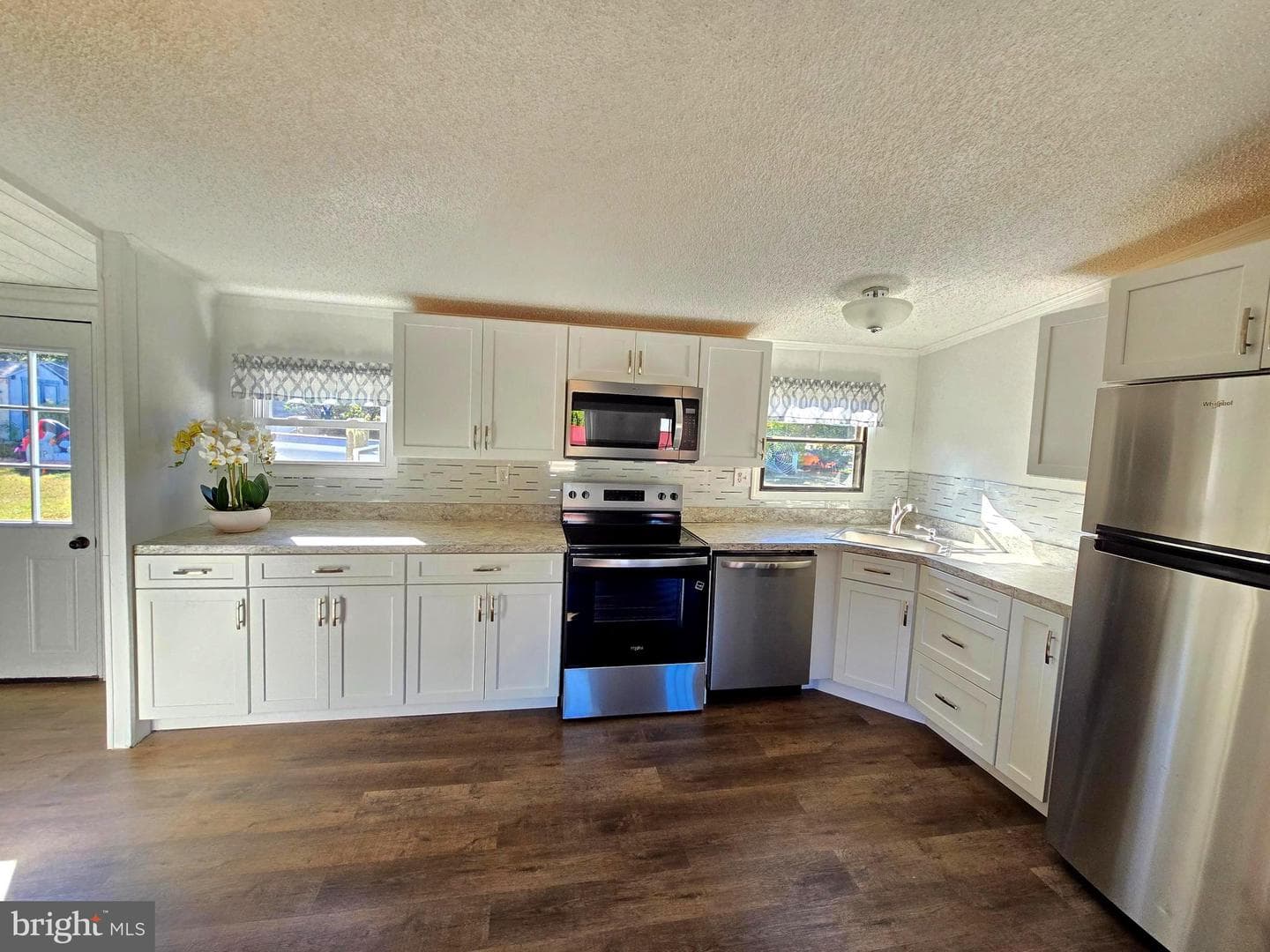 211 Merry Street photo 9