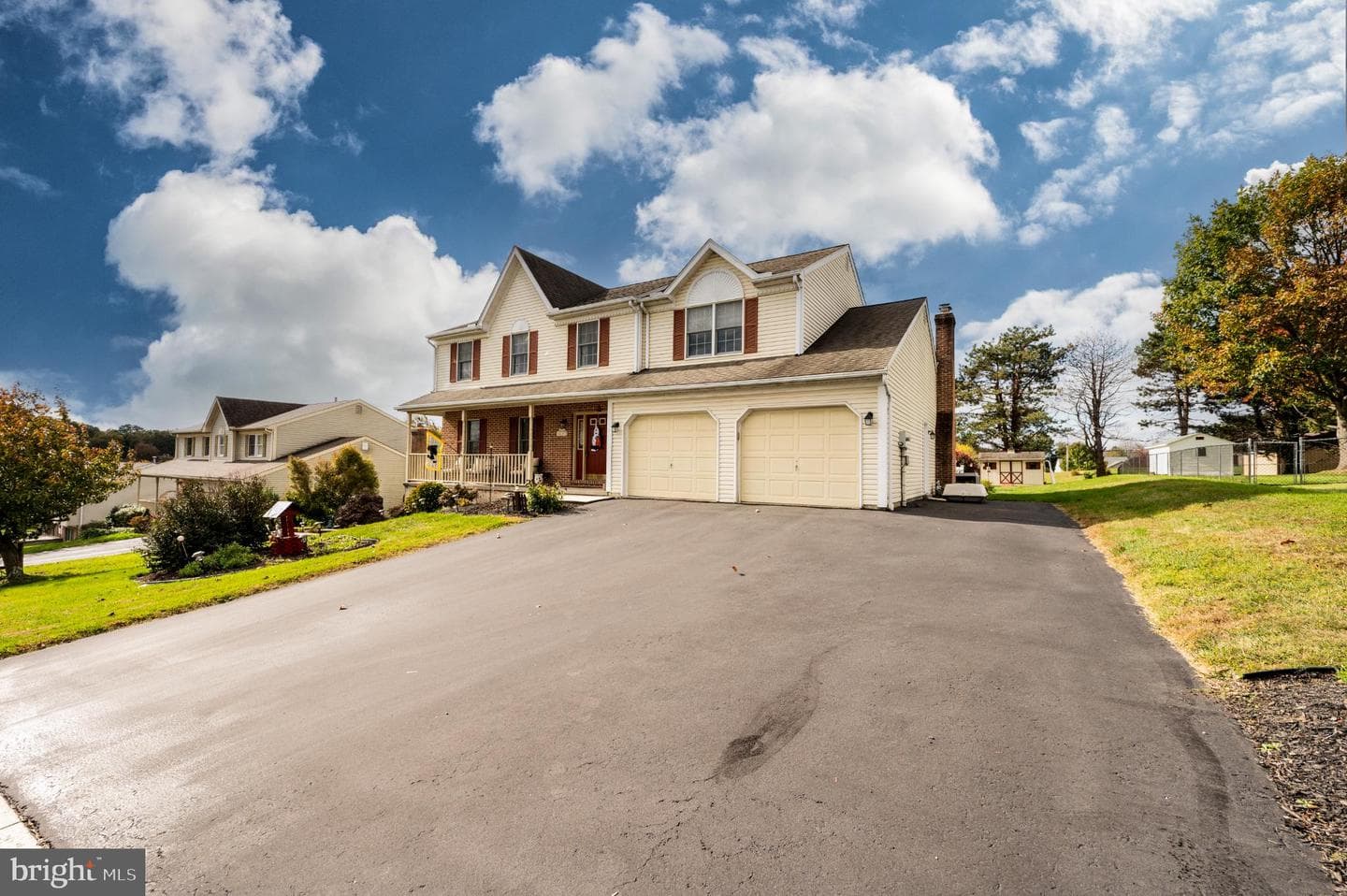 1052 Boeshore Circle photo 2