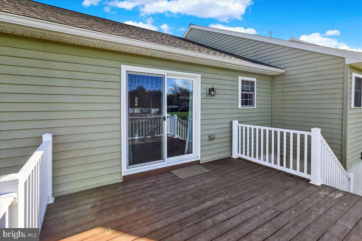 11 Clover Drive photo 28