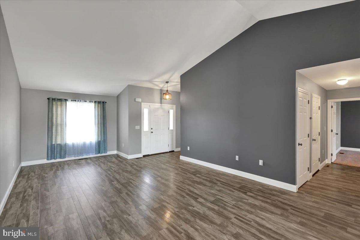 11 Clover Drive photo 3