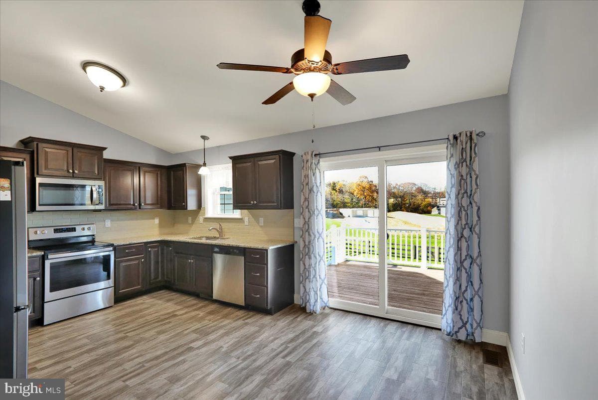 11 Clover Drive photo 7