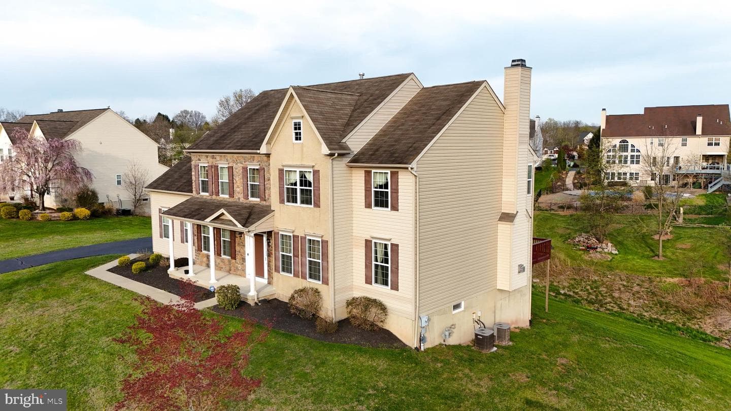 164 Meadowside Drive photo 3