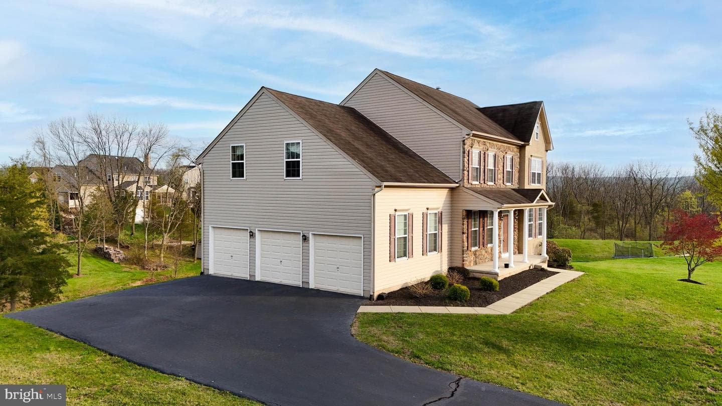 164 Meadowside Drive photo 5
