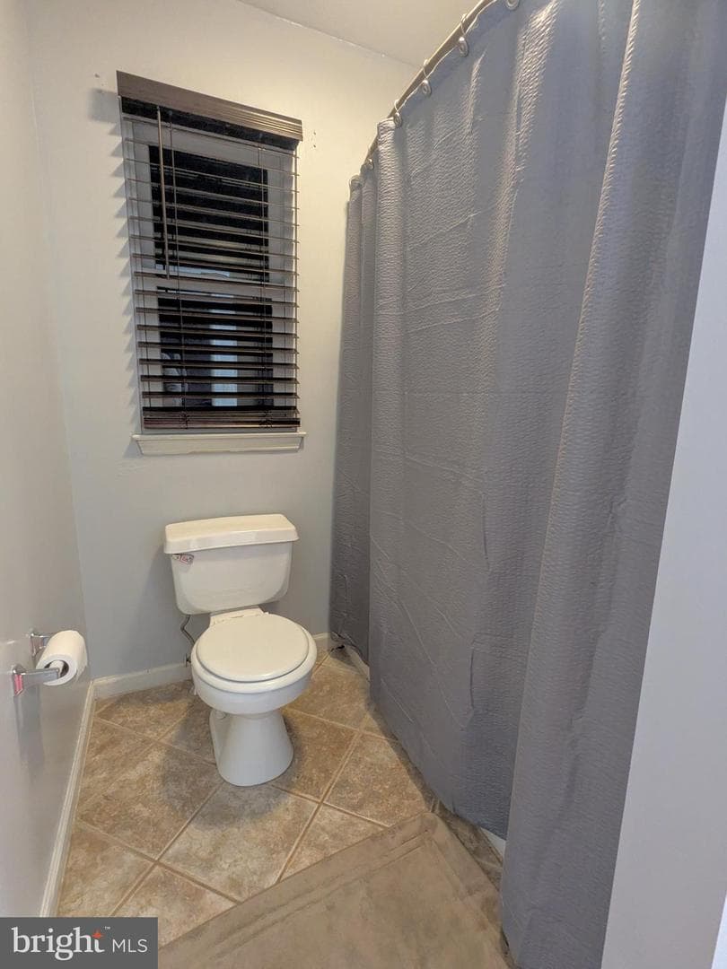 1033 Whitford Drive photo 18