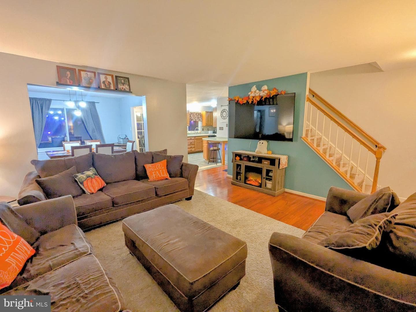 1033 Whitford Drive photo 2