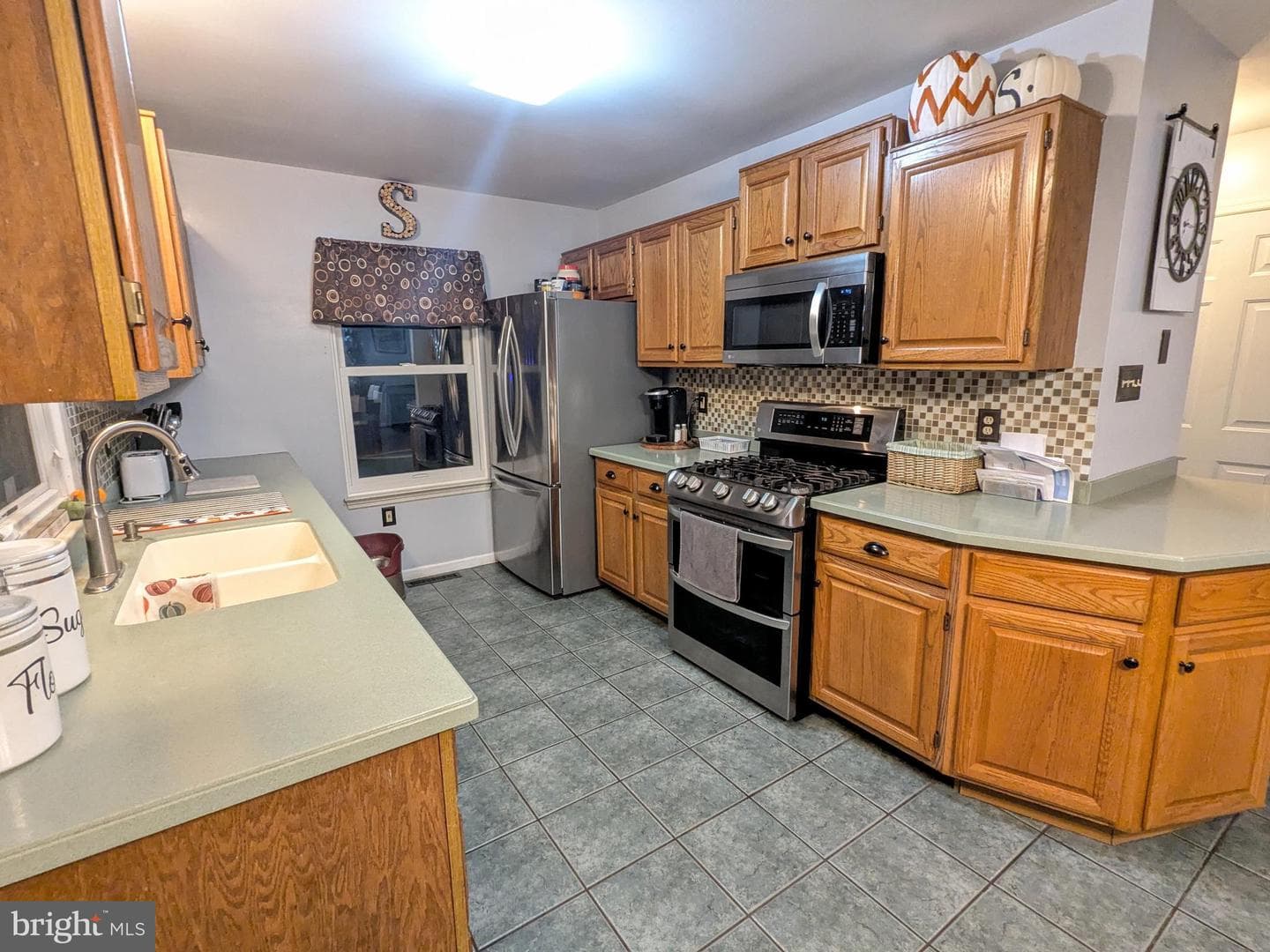 1033 Whitford Drive photo 9