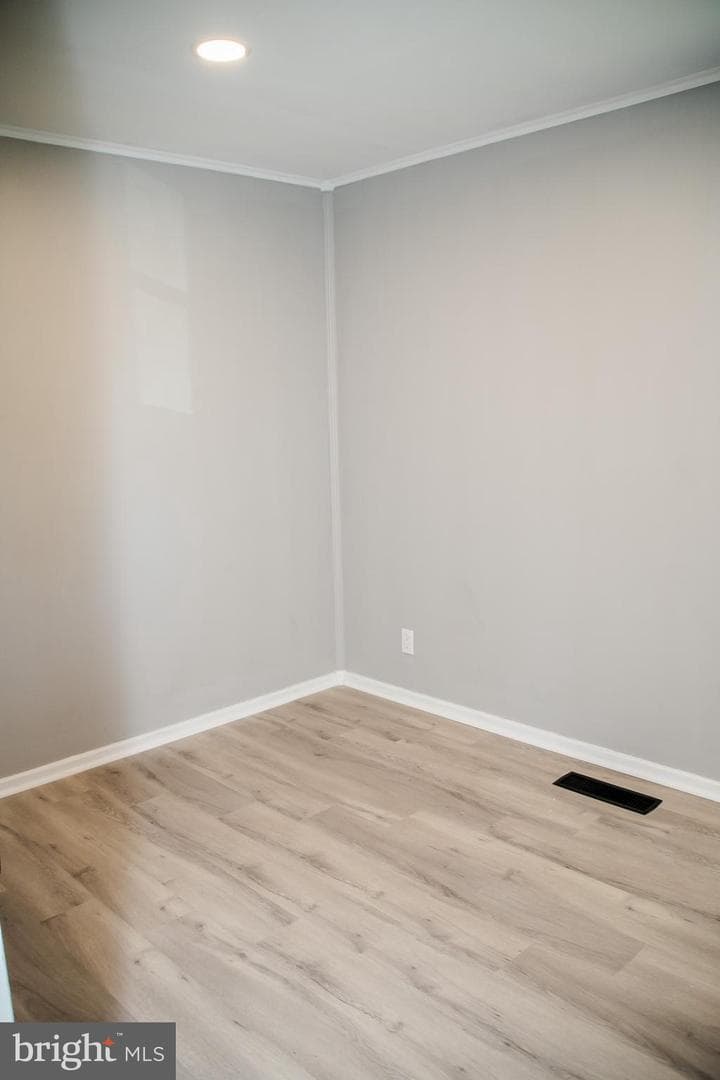 113 Wood Lane photo 17
