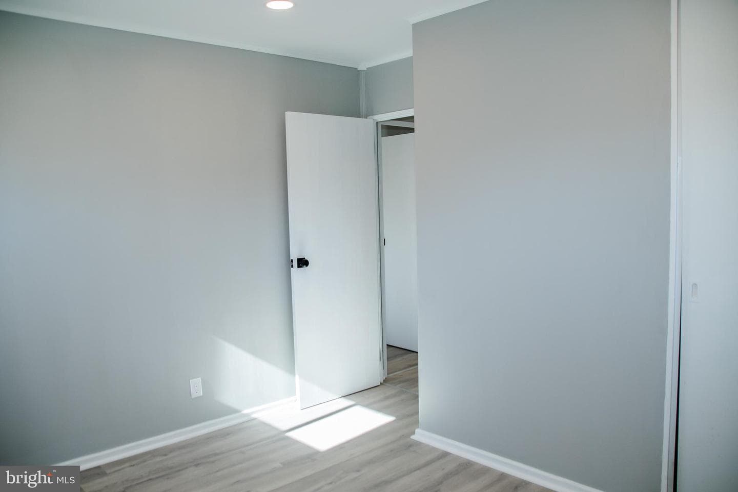 113 Wood Lane photo 9