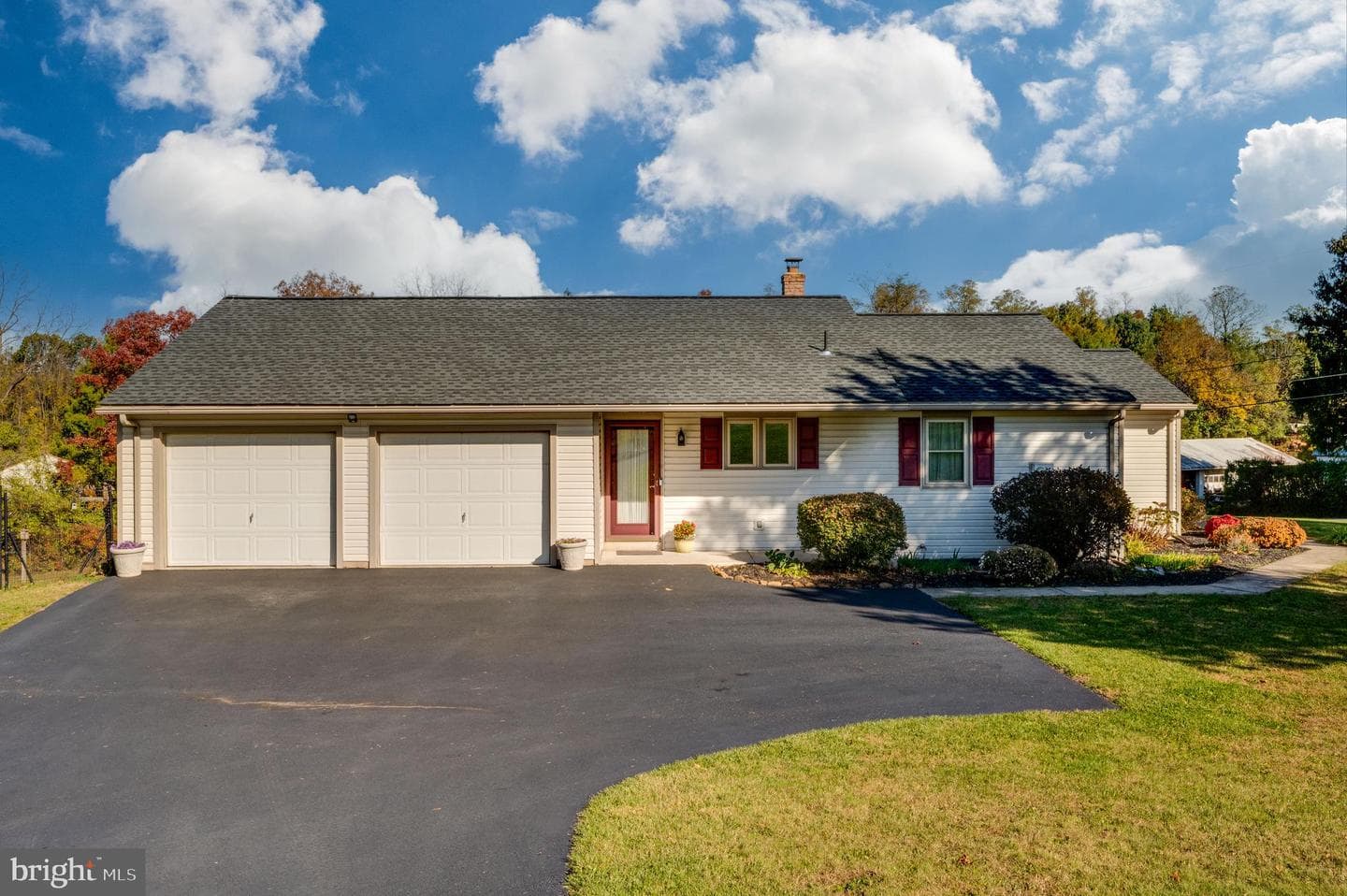 1001 Mill Road photo 2