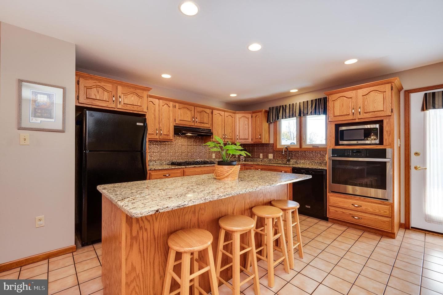 1001 Mill Road photo 3