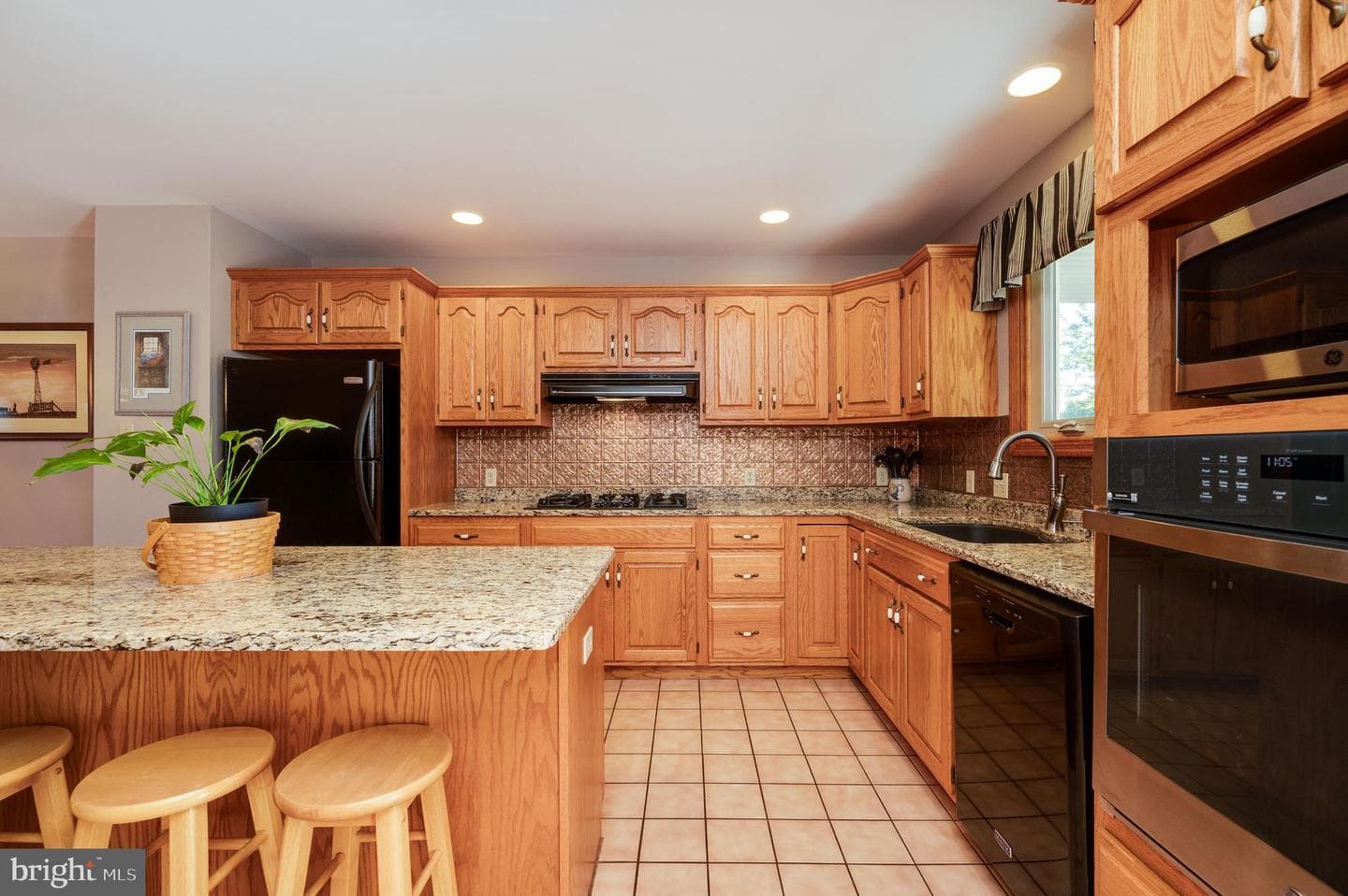1001 Mill Road photo 6