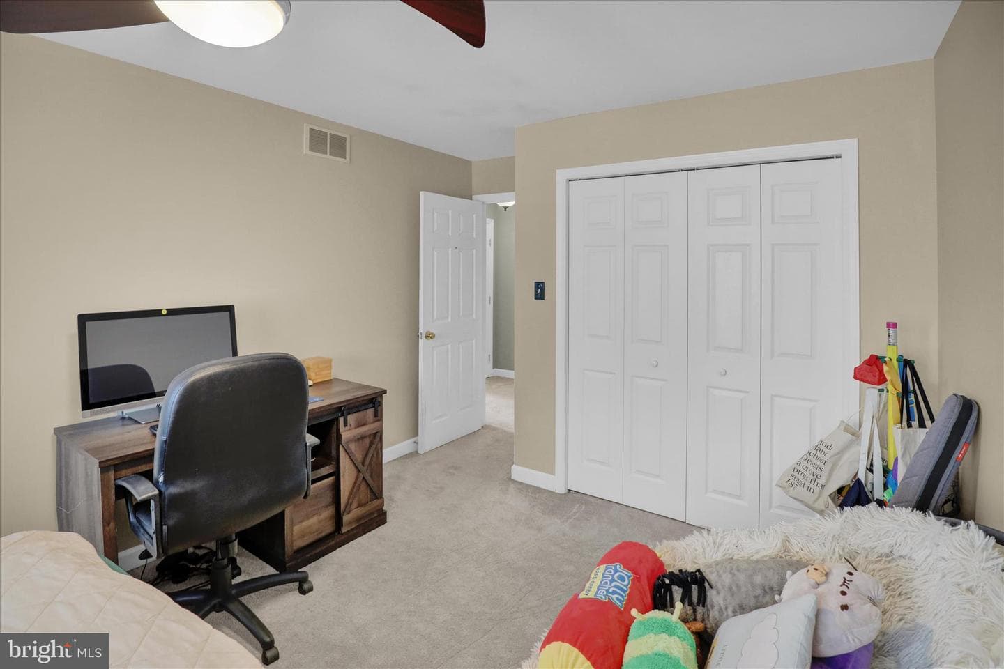 35 Pacific Avenue photo 45