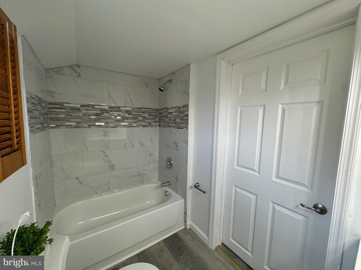 111 W 33rd Street photo 21