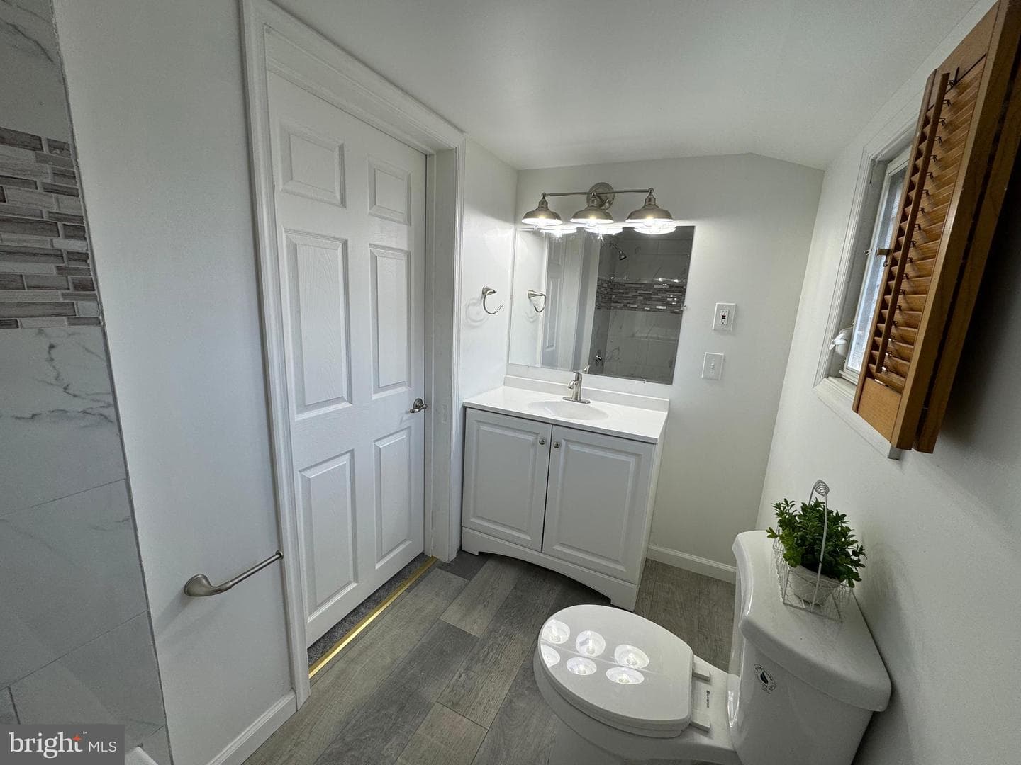 111 W 33rd Street photo 22