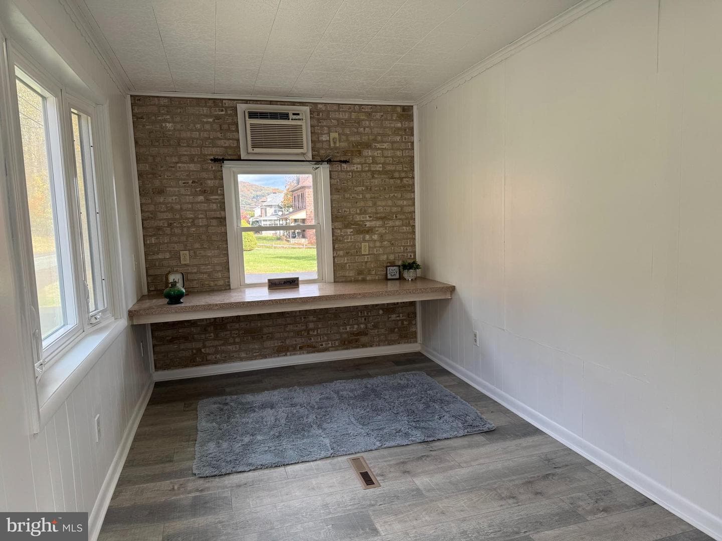 111 W 33rd Street photo 4