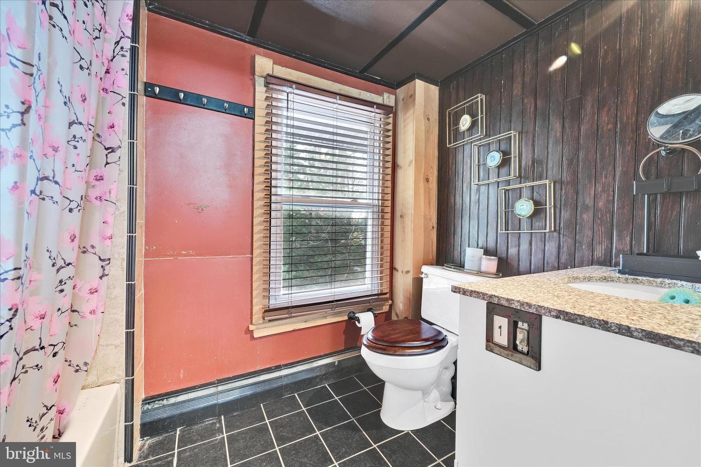 2460 Grandview Avenue photo 30