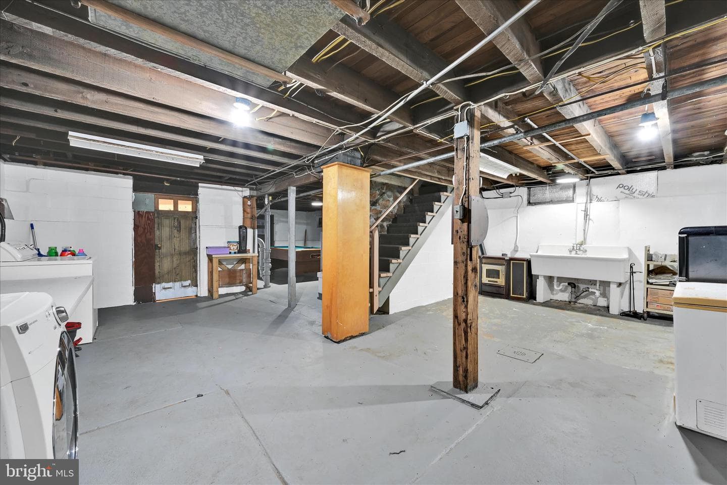 2460 Grandview Avenue photo 33