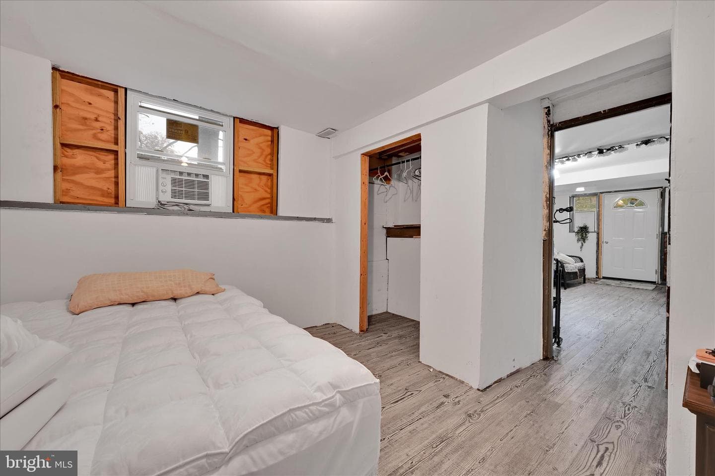2460 Grandview Avenue photo 37