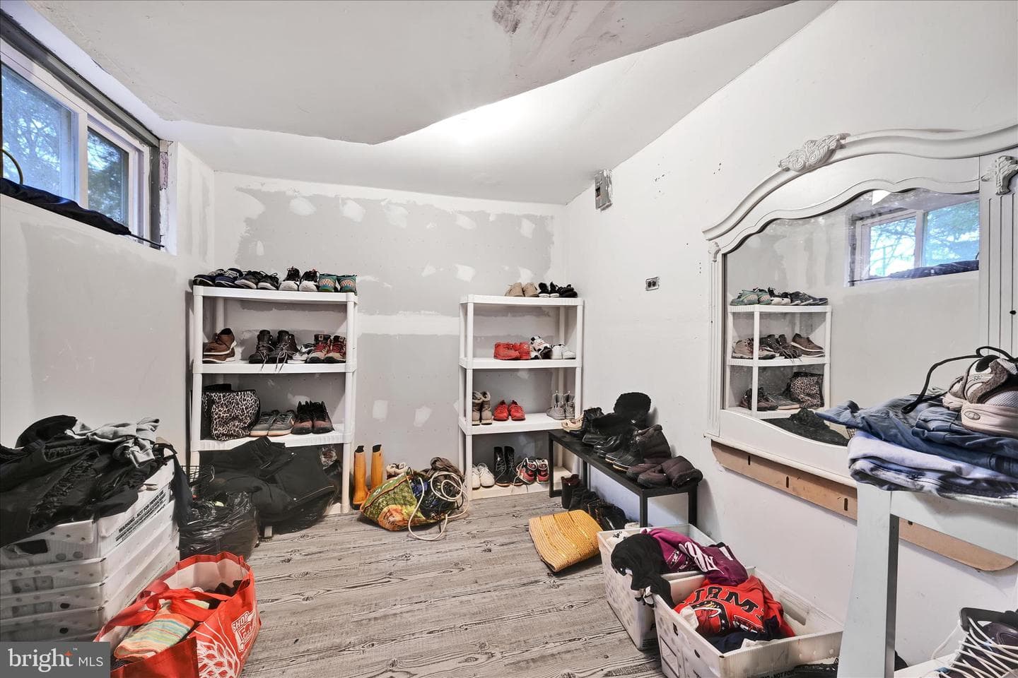 2460 Grandview Avenue photo 38