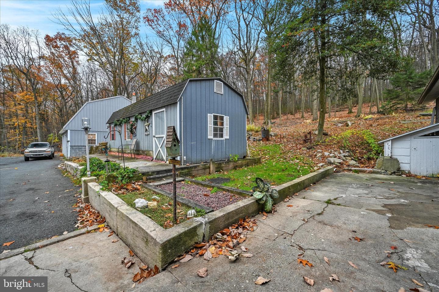 2460 Grandview Avenue photo 9