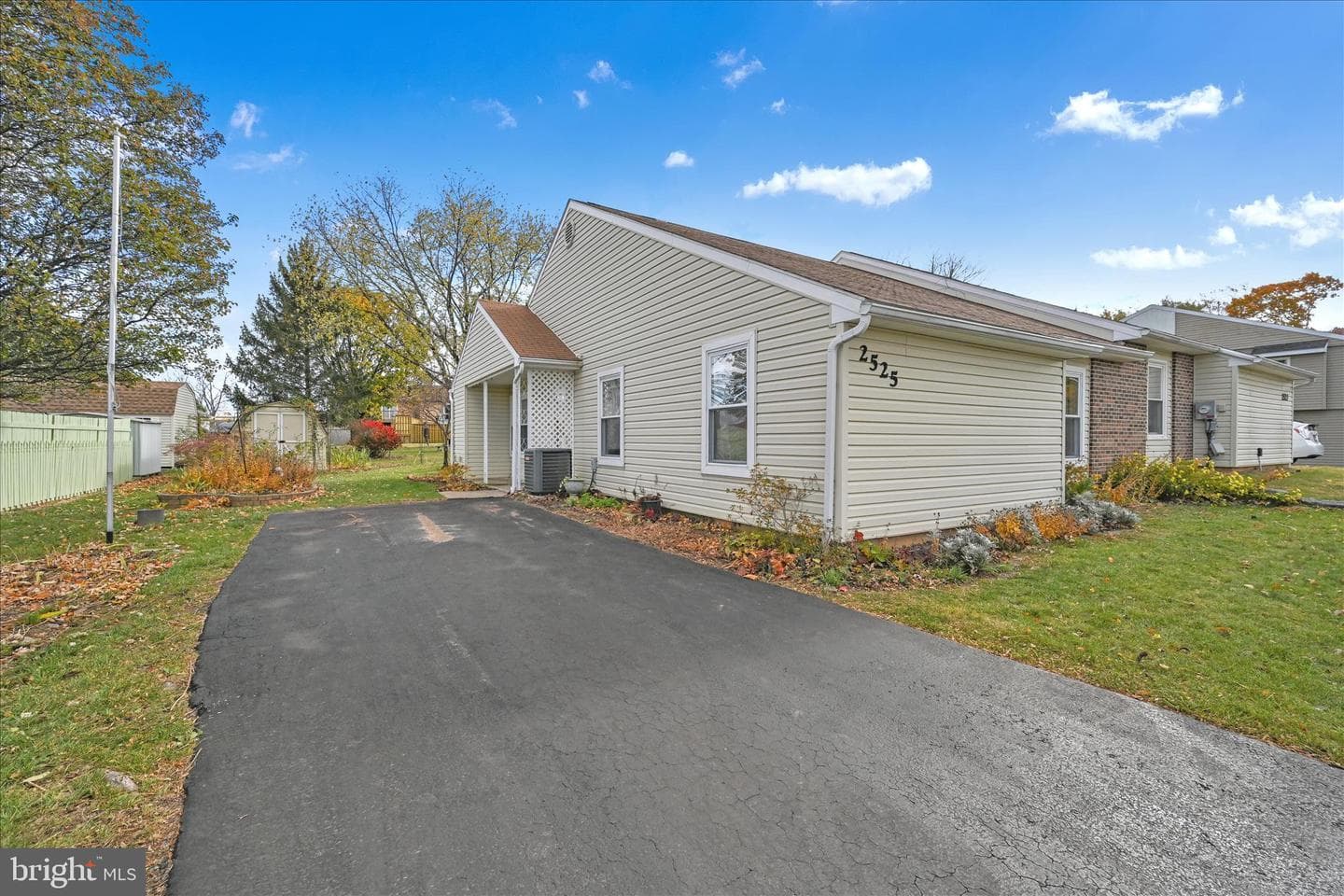 2525 McKinley Avenue photo 2