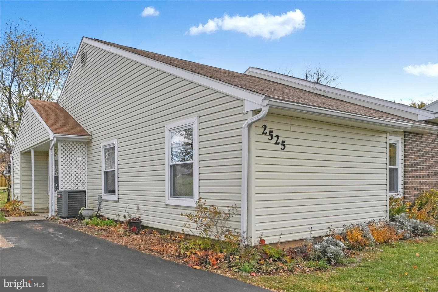 2525 McKinley Avenue photo 3