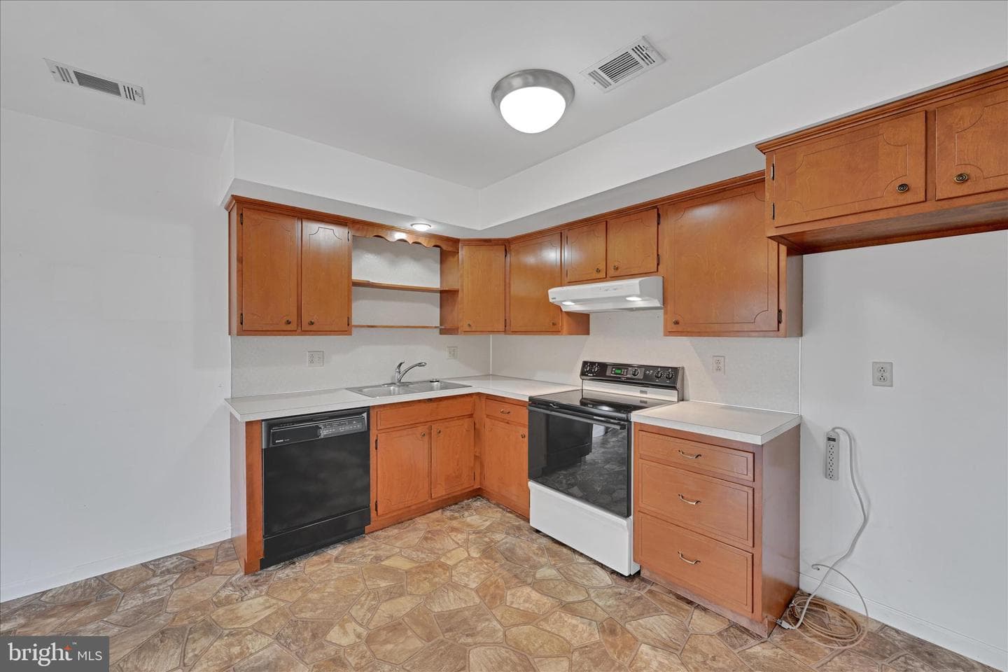 2525 McKinley Avenue photo 9