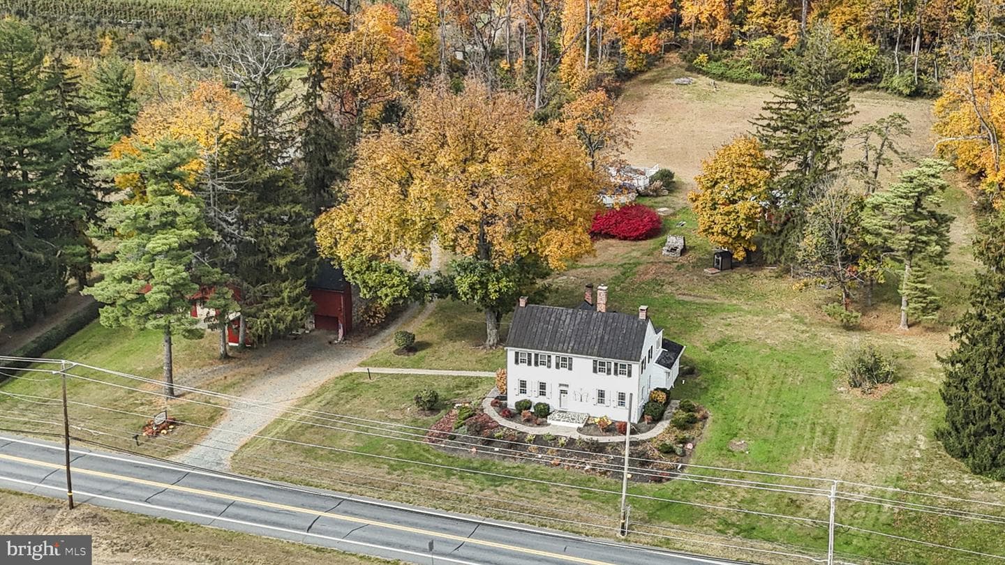 1041 Reading Avenue photo 10