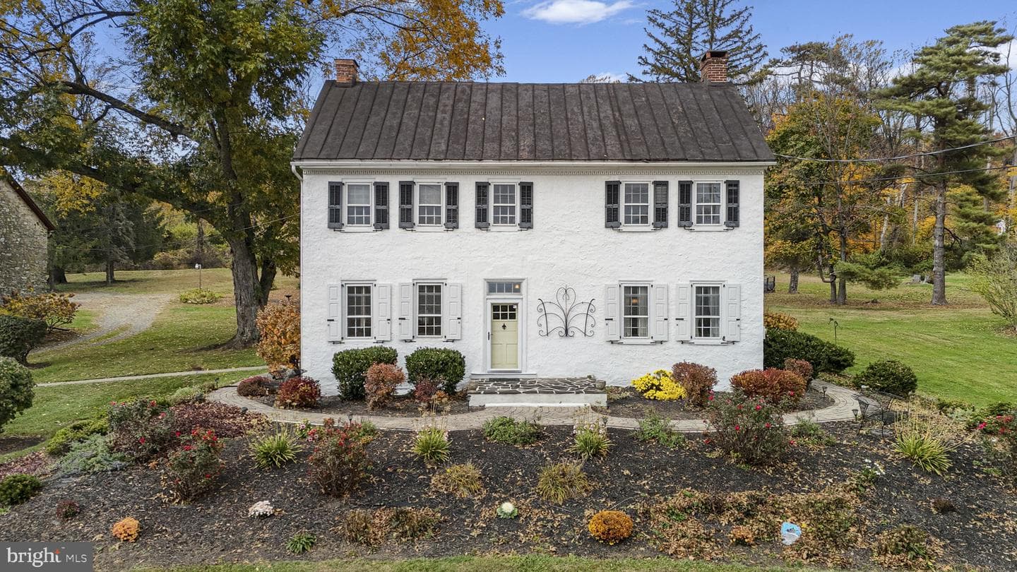1041 Reading Avenue photo 2