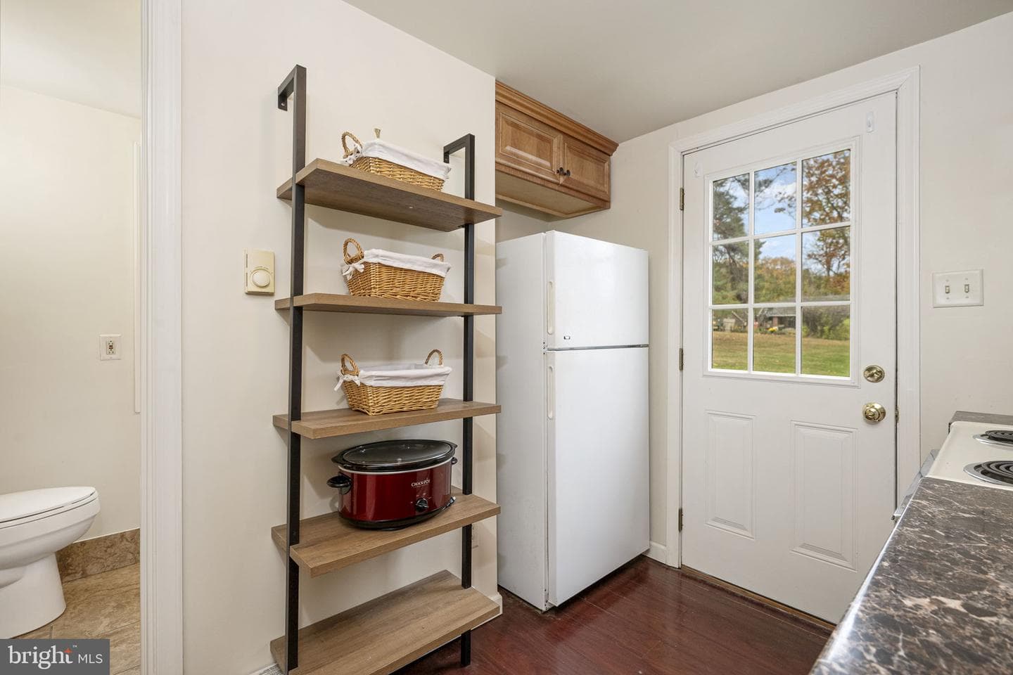 1041 Reading Avenue photo 43