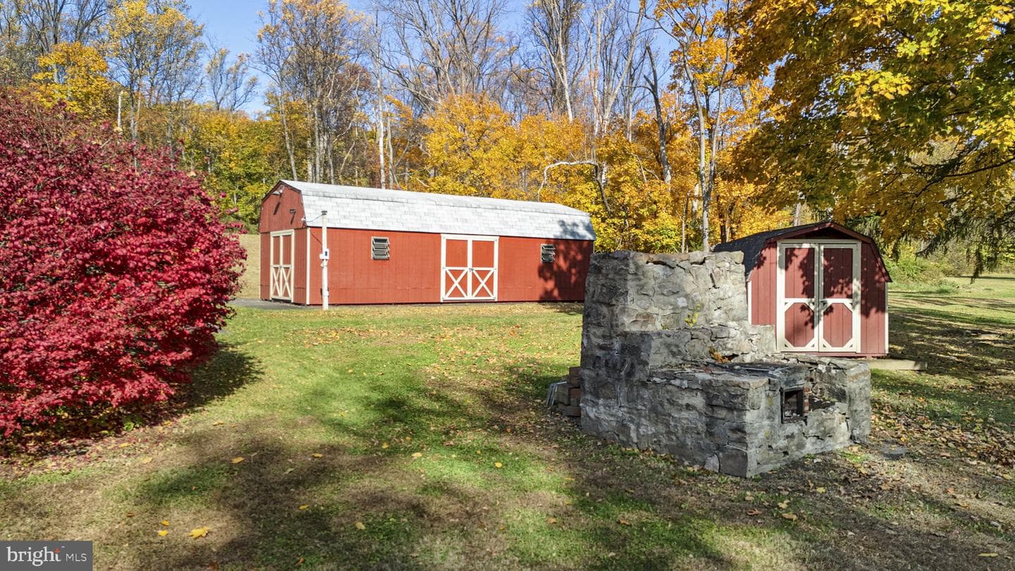 1041 Reading Avenue photo 48