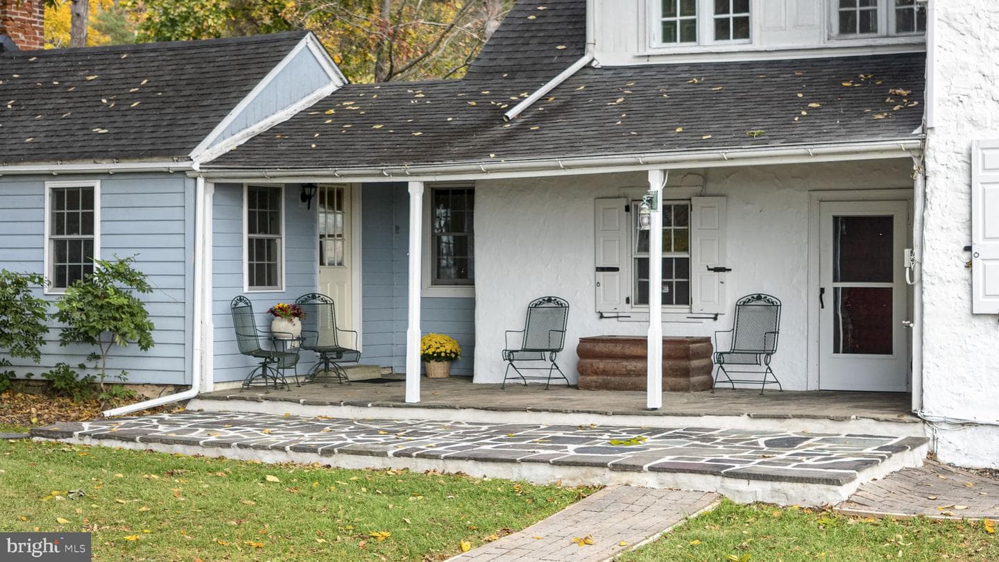 1041 Reading Avenue photo 5