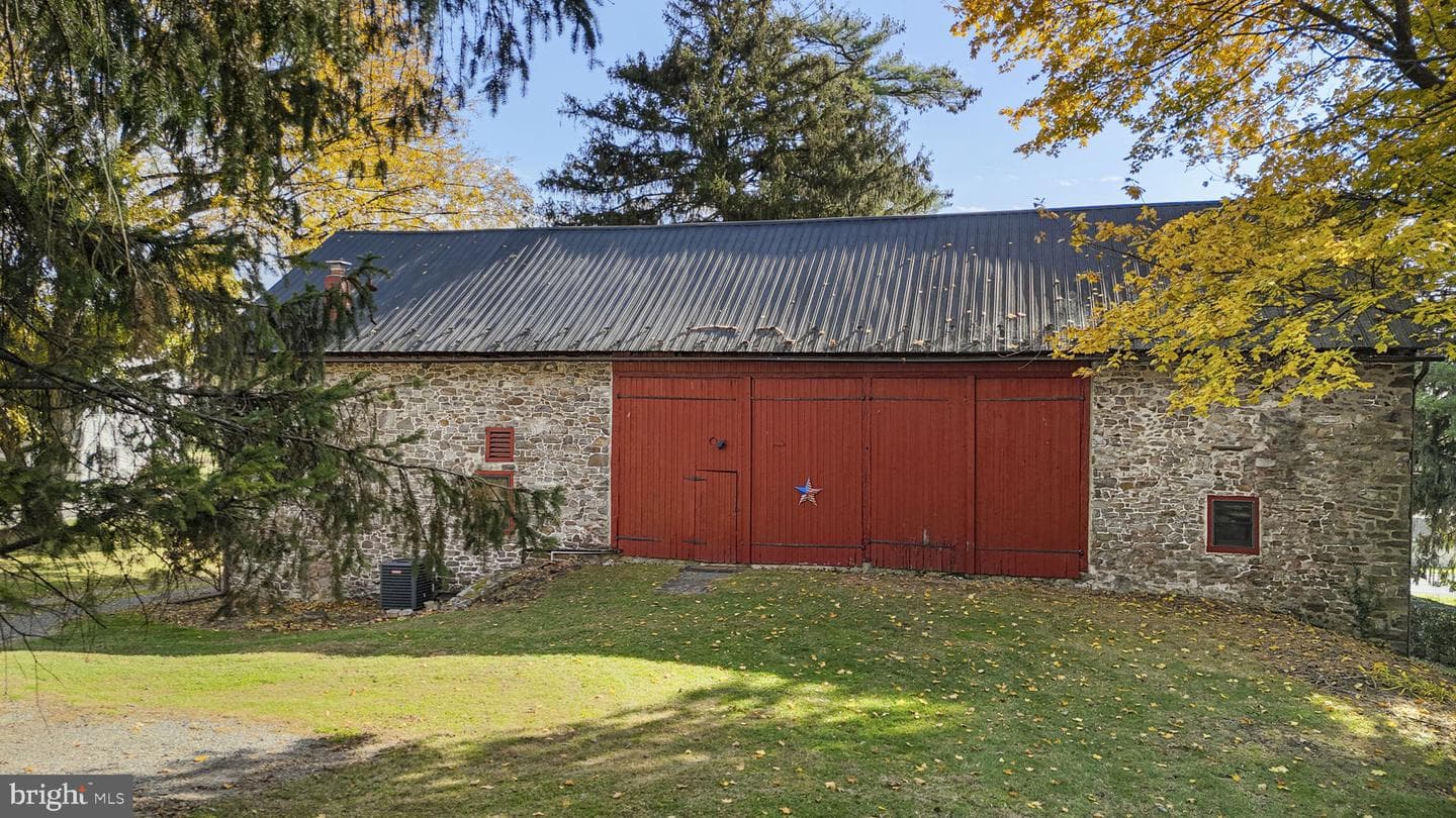1041 Reading Avenue photo 60