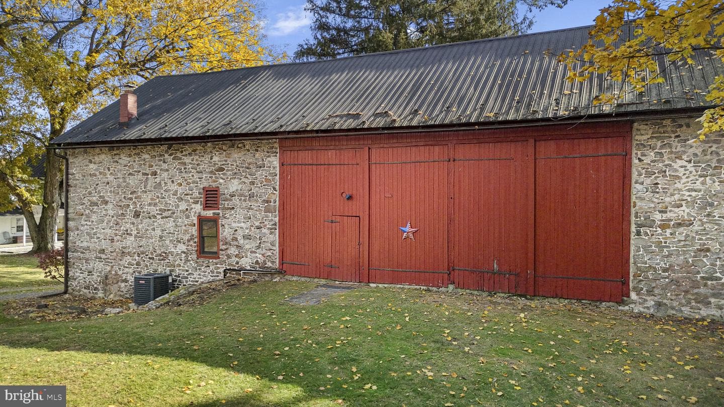 1041 Reading Avenue photo 61