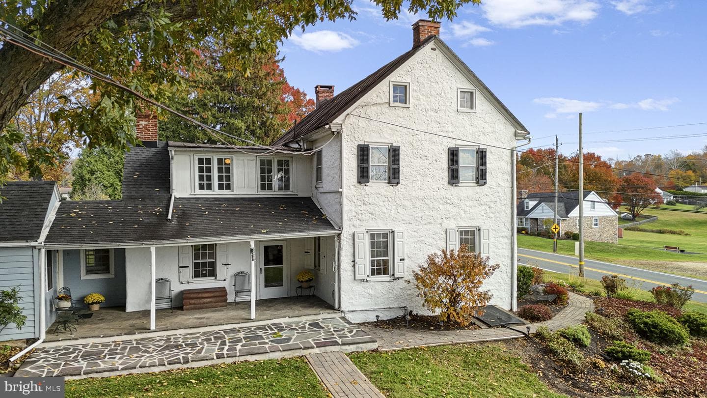 1041 Reading Avenue photo 7