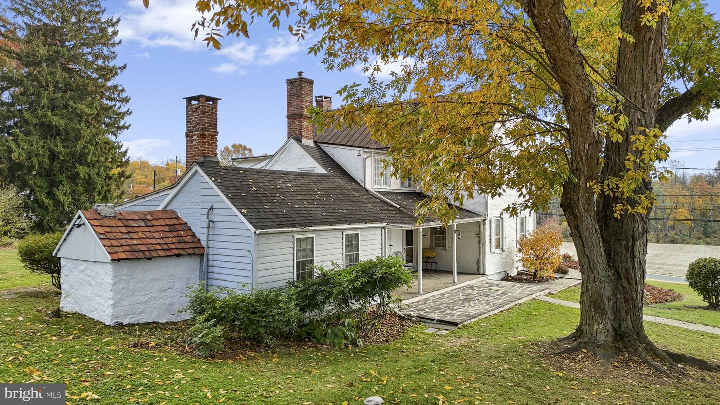 1041 Reading Avenue photo 8