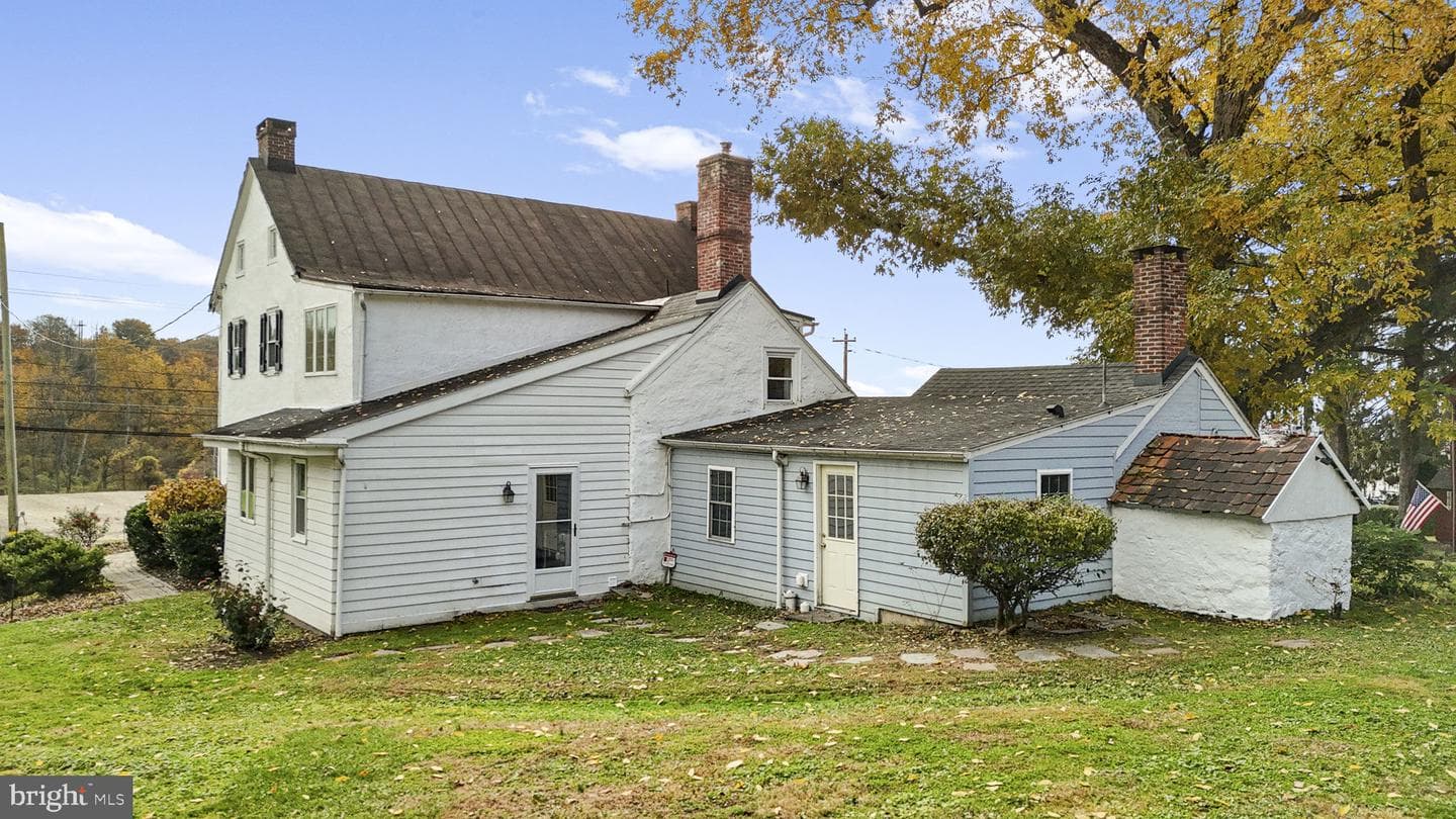 1041 Reading Avenue photo 9