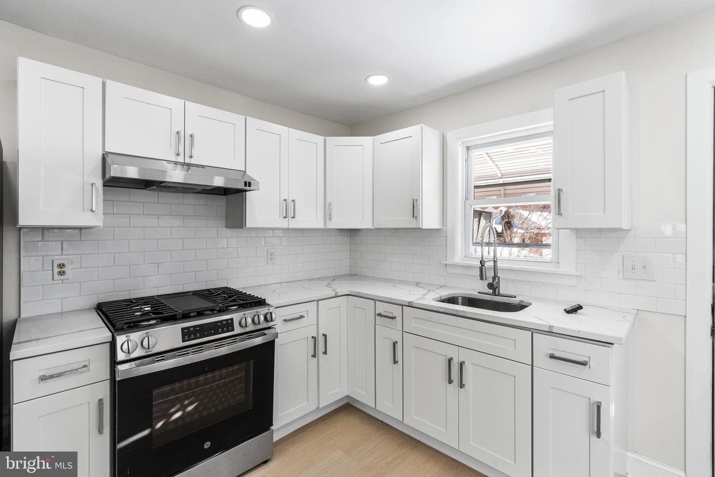 1812 Portland Avenue photo 10