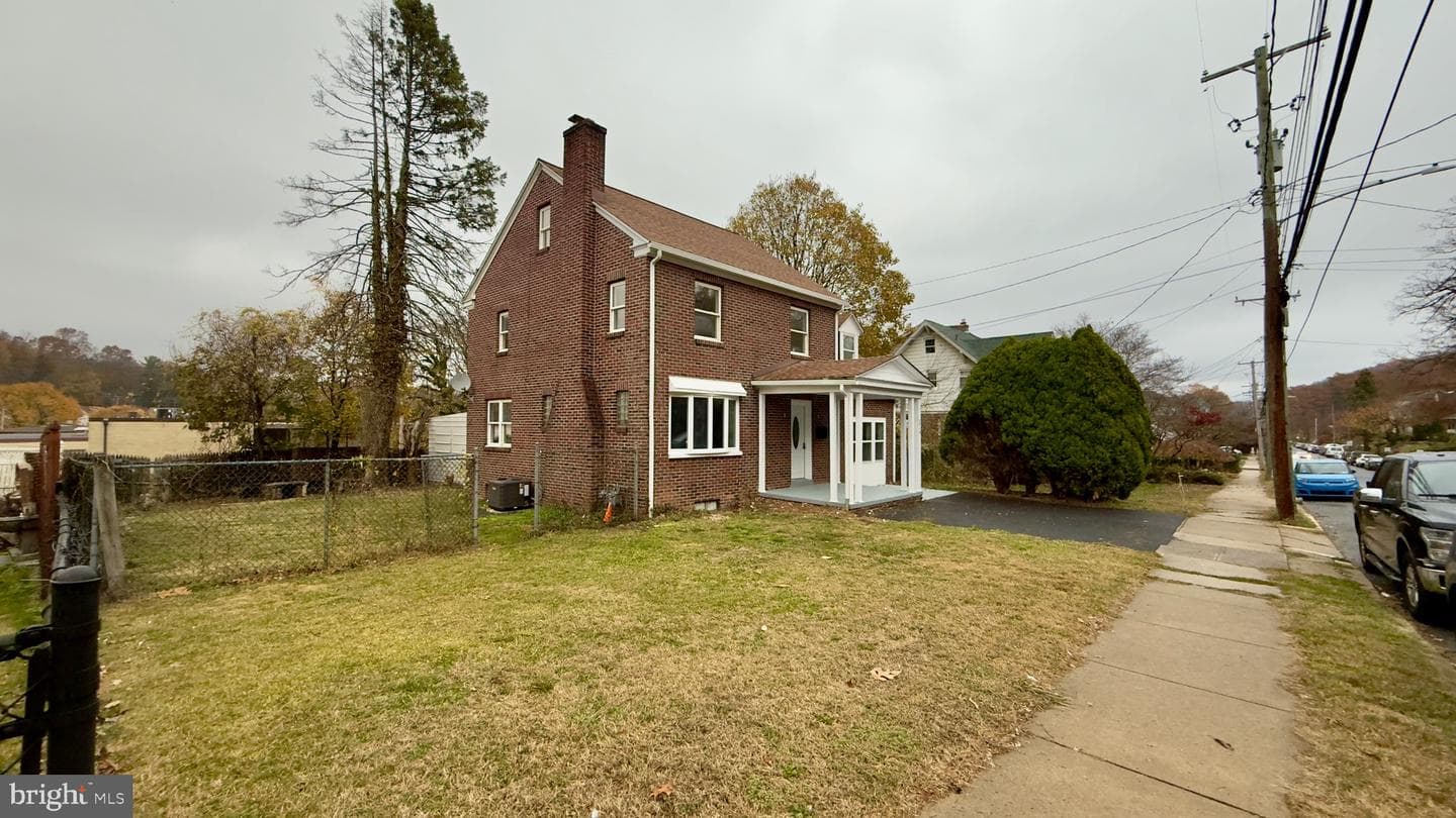 2319 Fairview Avenue photo 5