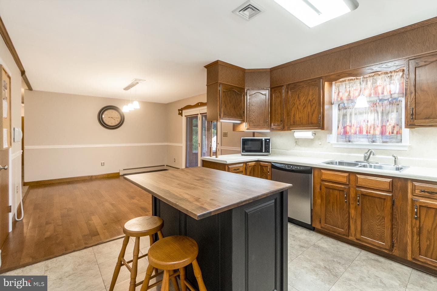 1053 Hilltop Road photo 11