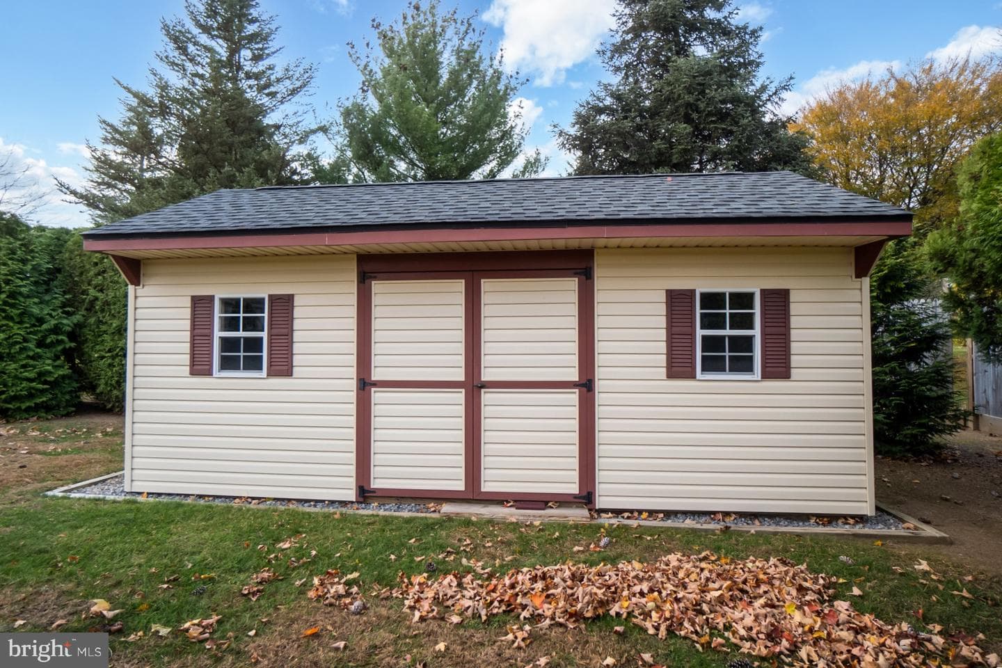 1053 Hilltop Road photo 36