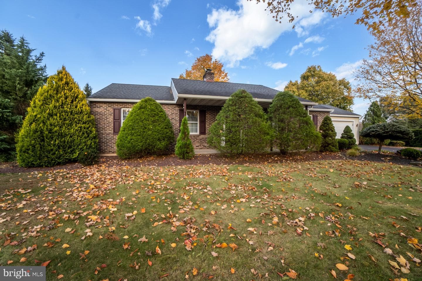 1053 Hilltop Road photo 4