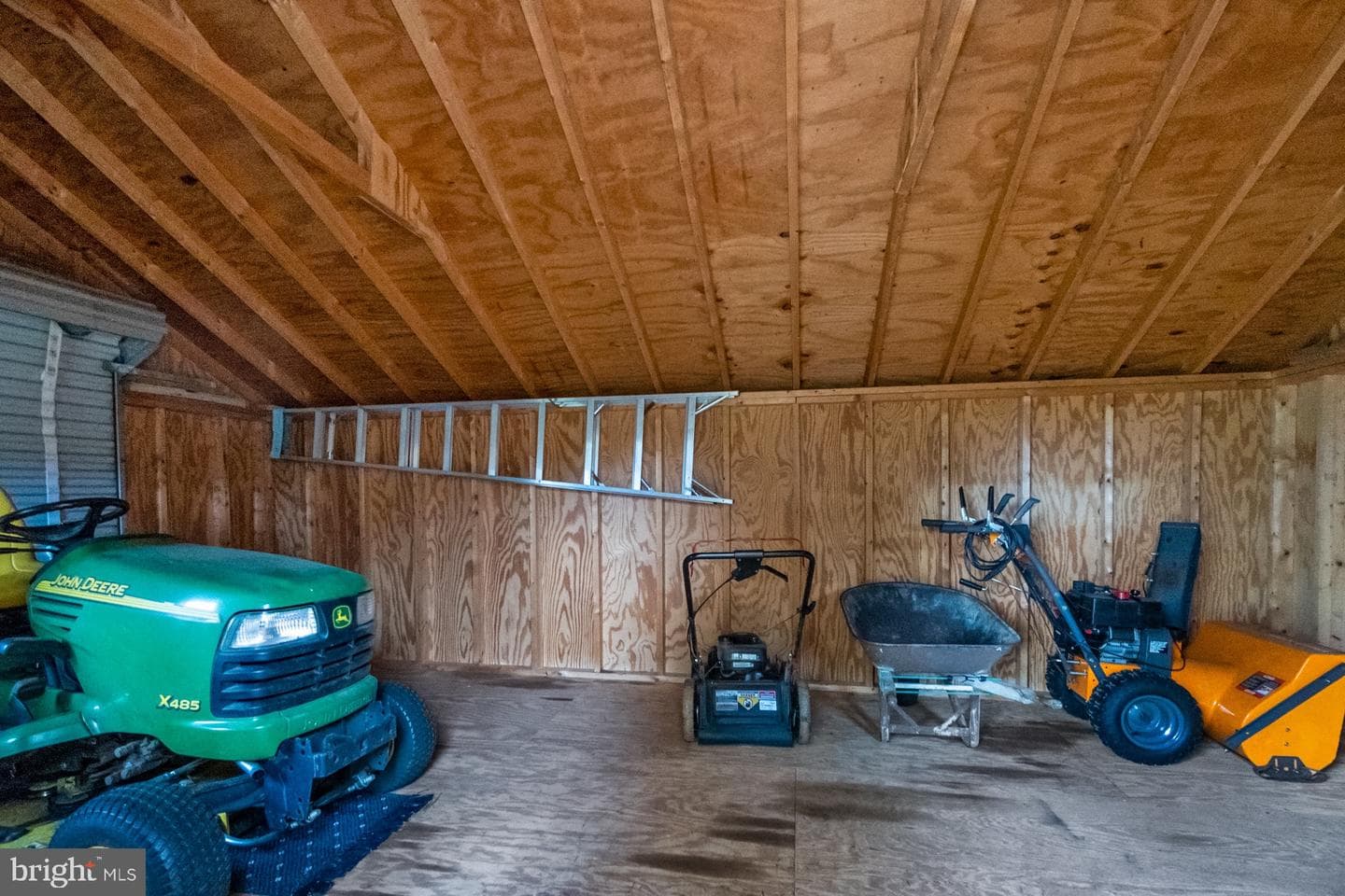 1053 Hilltop Road photo 45