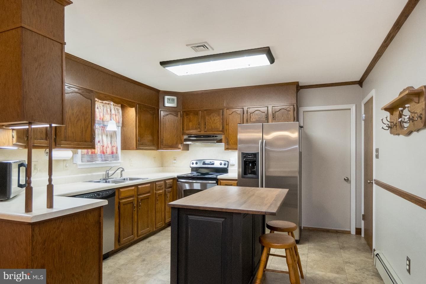 1053 Hilltop Road photo 9