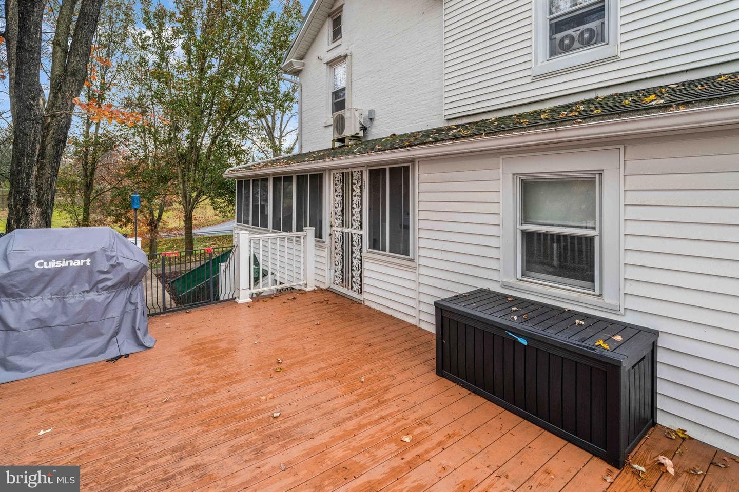 100 Pineland Road photo 11