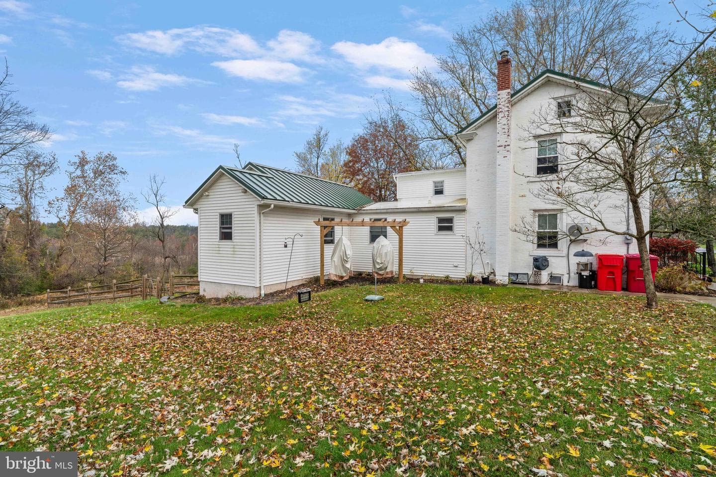 100 Pineland Road photo 3