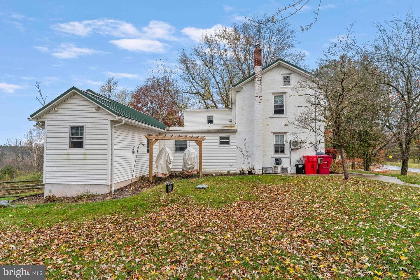 100 Pineland Road photo 4